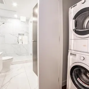 Award-winning One-bedroom At Telus Sky Appartement
